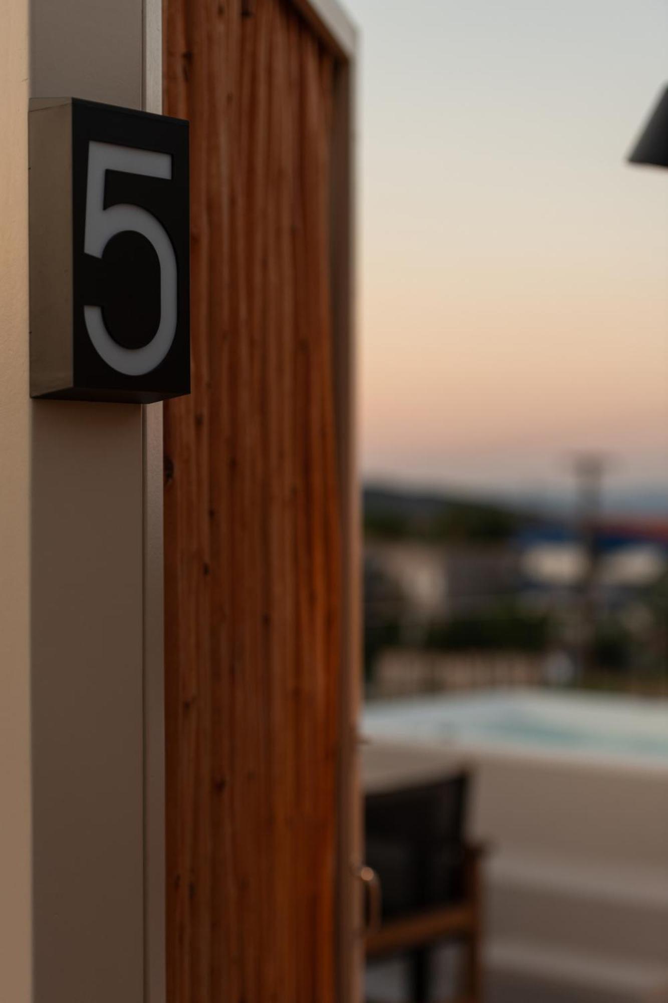 Olivera Suites Sarti Exteriér fotografie